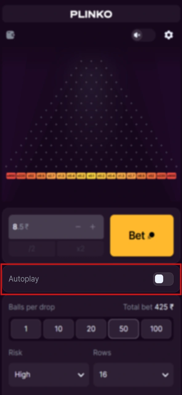 Plinko offers the option to play manually or in automatic mode.